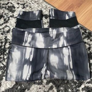 Under Armour Black & Gray Capri Leggings